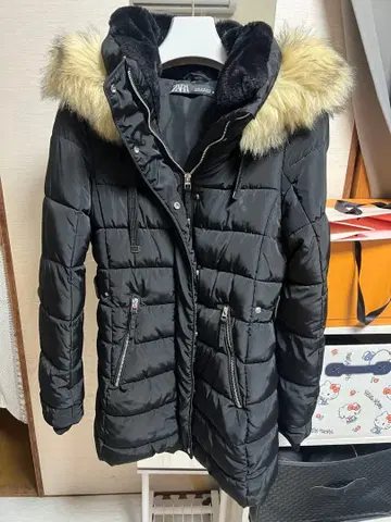 ZARA 블랙 다운 자켓 후드 부착