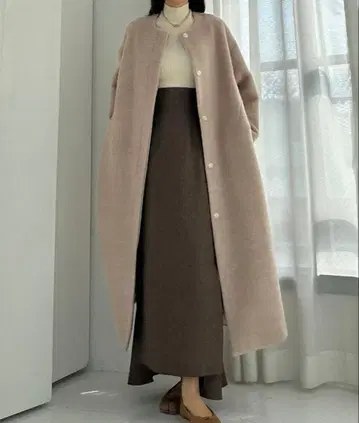 Louere 베이지 롱 코트 M 사이즈