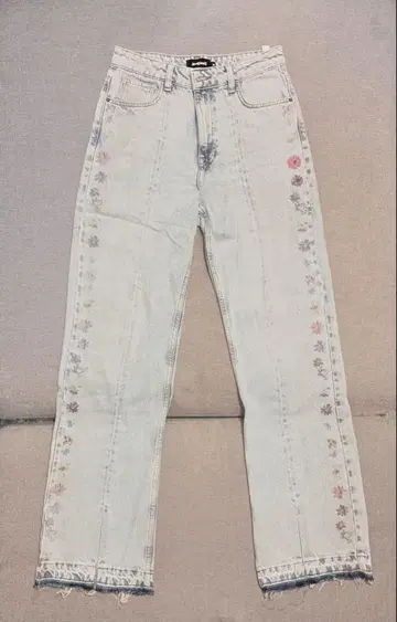 Desigual 꽃무늬 자수 라이트 블루 데님 팬츠