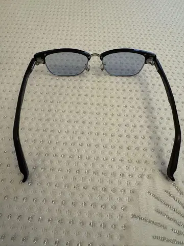 블랙 프레임 그레이 렌즈 안경