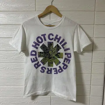 RED HOT CHILI PEPPERS 티셔츠