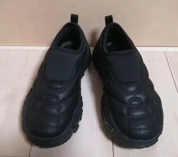 미사용 ZARA 자라 통굽 슬립온 블랙 25.3cm