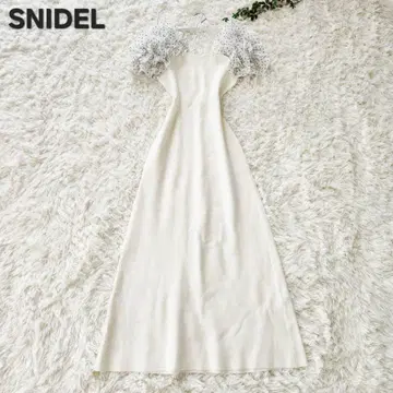 SNIDEL 도트 프릴 소매 니트 원피스