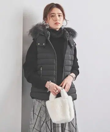 새상품급 ORSIERA 다운 베스트 퍼 탈부착 가능 3way 블랙