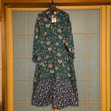 티티카카 꽃무늬 원피스
