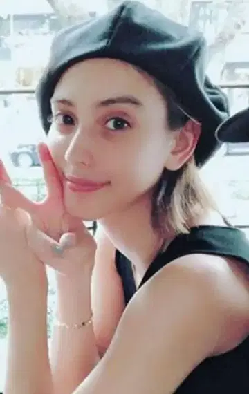 블랙 울 베레모