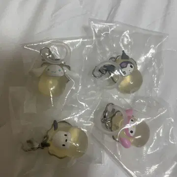 나리키리 오이스터 산리오 캐릭터 키링 4개 세트 A