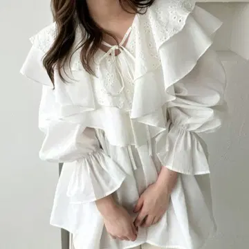 옷깃 디자인 튜닉 블라우스 화이트