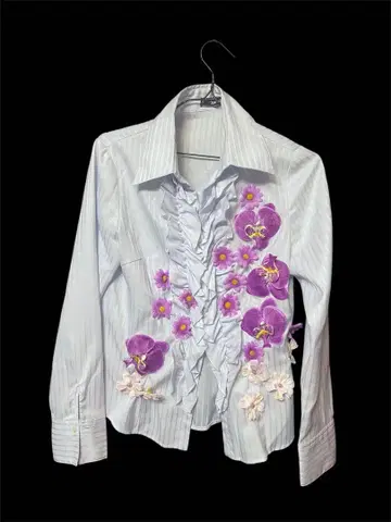 Flower Embellished shirt