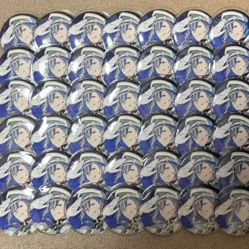 아이나나 요츠바 타마키 브라호와 캔뱃지 42개