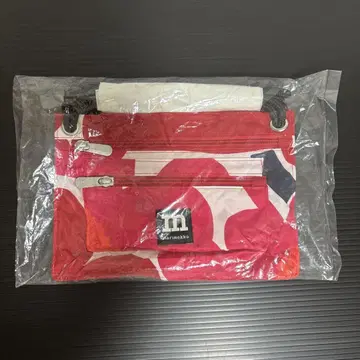 [ 미사용 새상품 ] marimekko 빨간색 꽃무늬 사코슈 트래블 백