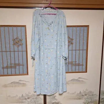 프랑슈리페 7FL5 스카이블루 꽃무늬 긴팔 무릎 기장 원피스