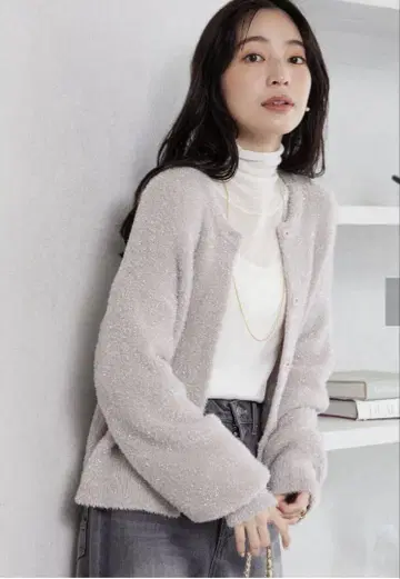 La boutique BonBon 라메 샤기 니트 가디건 핑크