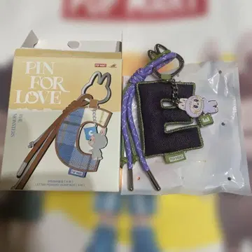[ E ] POPMART 알파벳 PIN FOR LOVE 키링