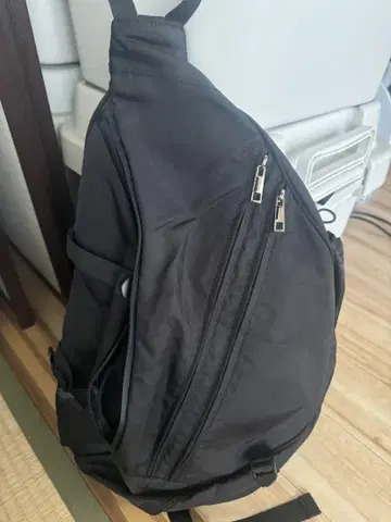 블랙 바디백 드링크 홀더 포함