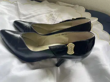 블랙 가죽 힐 스틸레토