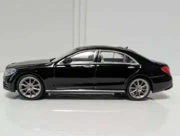 master 1/64 Mercedes S450 V222 AMG