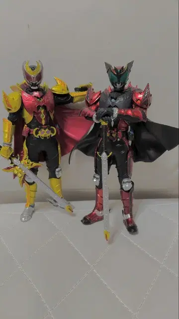 DXF 가면라이더 키바 엠퍼러 폼 다크 키바 2체 세트