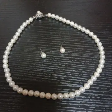 펄 목걸이와 귀걸이 세트