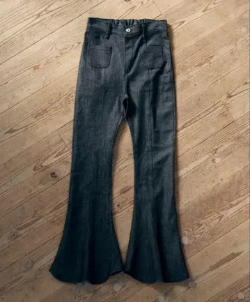 felitie FLARE PIN TUCK PANTS (BLACK)