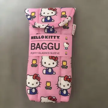 HELLO KITTY BAGGU PUFFY GLASSES SLEEVE