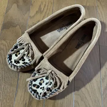 미네통카 레오파드 Kilty Casual Moc 24cm