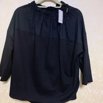 새상품 미사용 멜로즈 티셔츠