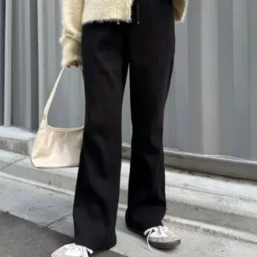 깔끔한 실루엣 리브 팬츠