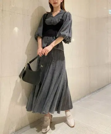 스나이델 신키 유코 콜라보 상의와 뷔스티에만