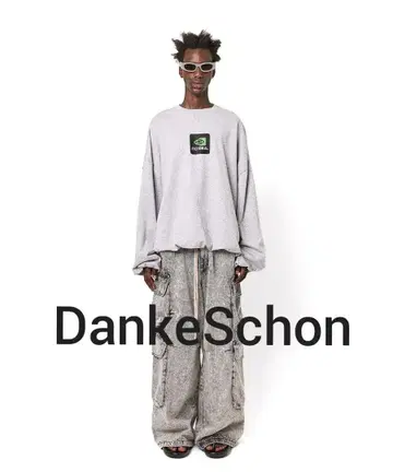 DankeSchon/단케 쇤/BALLOON CREWNECK