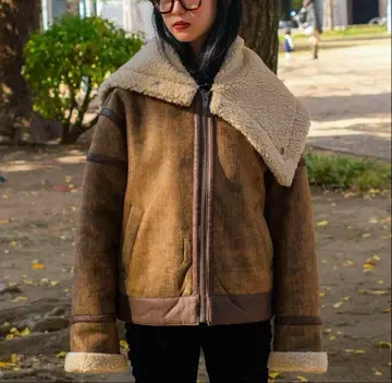 PERVERZE 바이어스 컬러 에코 무스탕 자켓 가죽