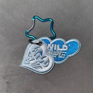 WILDBLUE 와펜 키링 쇼케이스 굿즈
