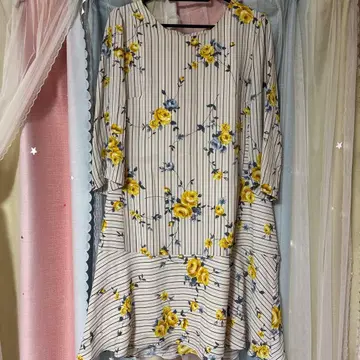 Rose Tiara 7부 소매 무릎 기장 원피스