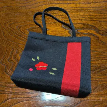 블랙 레드 토트백 꽃 자수 포함