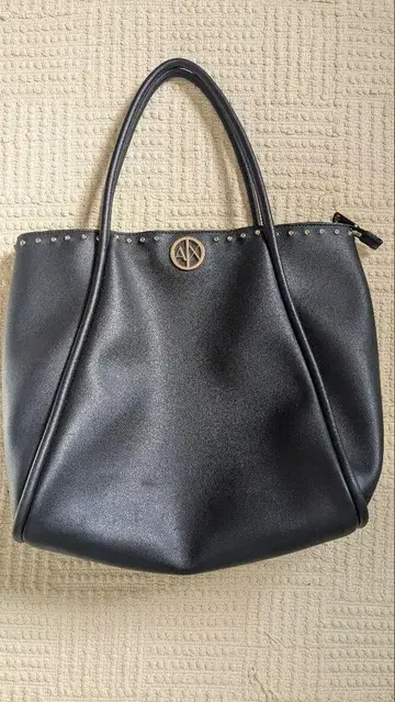 Armani Exchange 스터드 토트백