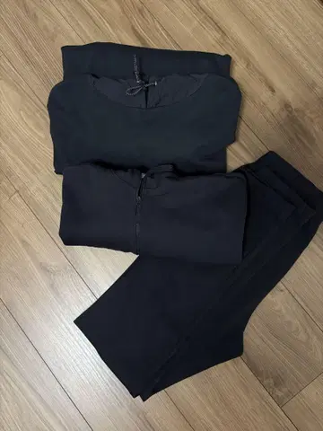 UNIQLO U 트레이닝복 & NERGY 팬츠 세트