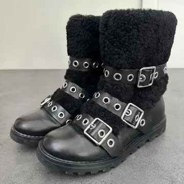 MARC BY MARCJACOBS 가죽 보아 펀칭 스터드 부츠