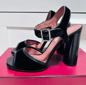 미사용 새상품 BALLY 샌들 하이힐 24.5cm 블랙