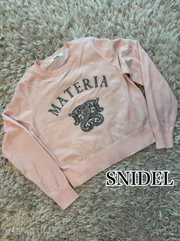 SNIDEL 엠블럼 자카드 니트 풀오버