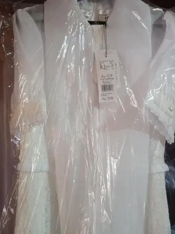 화이트 반팔 원피스 펄 버튼 포함