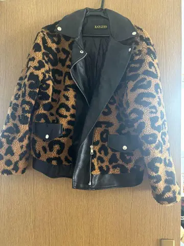 BLACK QUEEN 레오파드 무늬 가죽 콤비 자켓