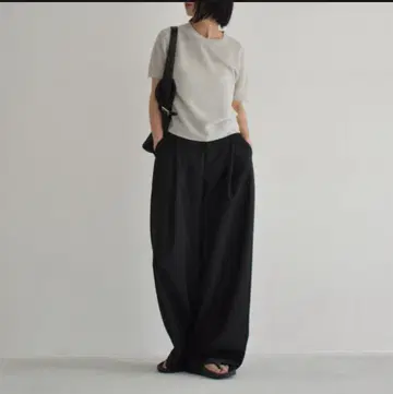 LavishGate 턱 코쿤 와이드 팬츠 에크루 블랙