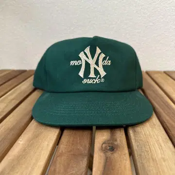 Mondaysuck NY 로고 자수 그린 캡 스냅백