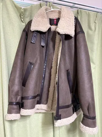 ALPHA INDUSTRIES 브라운 페이크 무스탕 자켓
