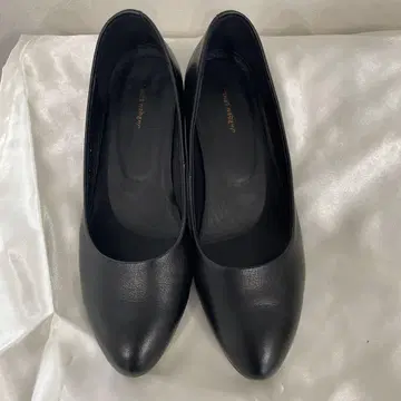 위르겐 레를 블랙 펌프스
