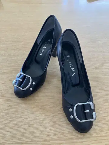 DIANA 버클 포함 블랙 하이힐 21.5cm