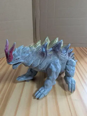 괴수 피규어 가쿠마