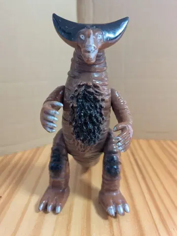 괴수 피규어 고모라