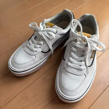 VANS 화이트 스니커즈 25.0cm [ 새상품급 ]