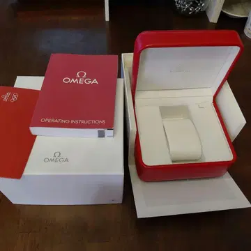 OMEGA 빨간색 가죽 케이스 사용설명서 포함